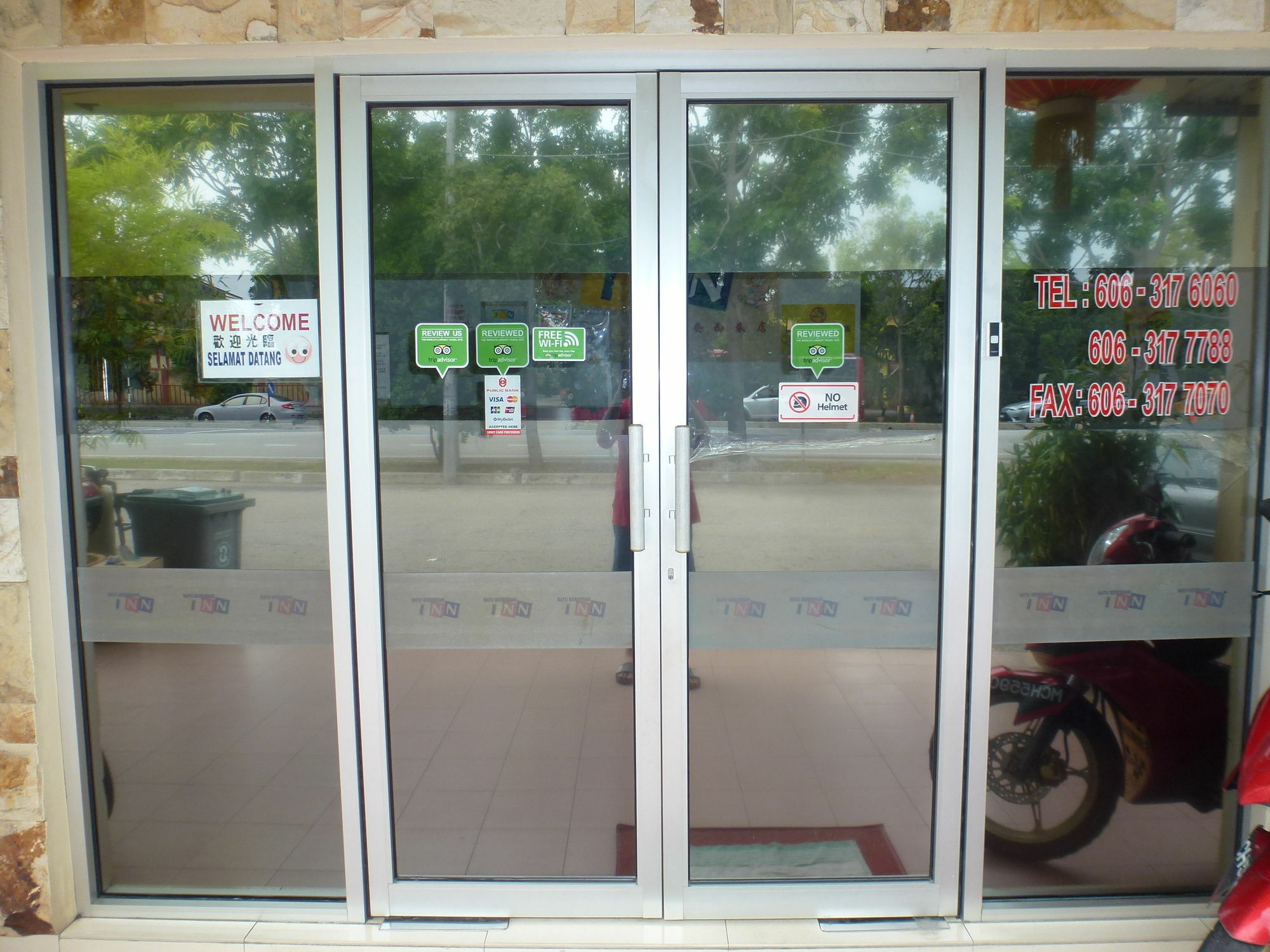 Batu Berendam Inn Kampong Sungai Putat Exterior photo